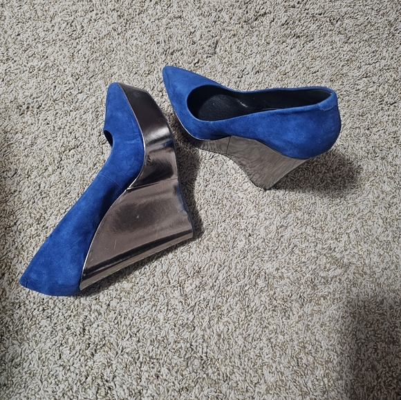 Aldo 5" Wedge Heels - Picture 4 of 4